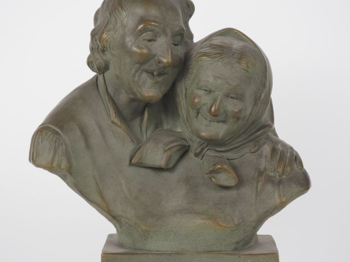 CECCARELLI.  "Couple de personnages".  Groupe en terre cuite à patine 