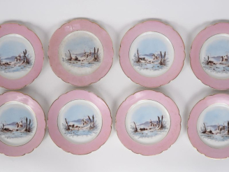 Vente aux enchères Suite de 8 assiettes à dessert en porcelaine fin XIXème à décor polych