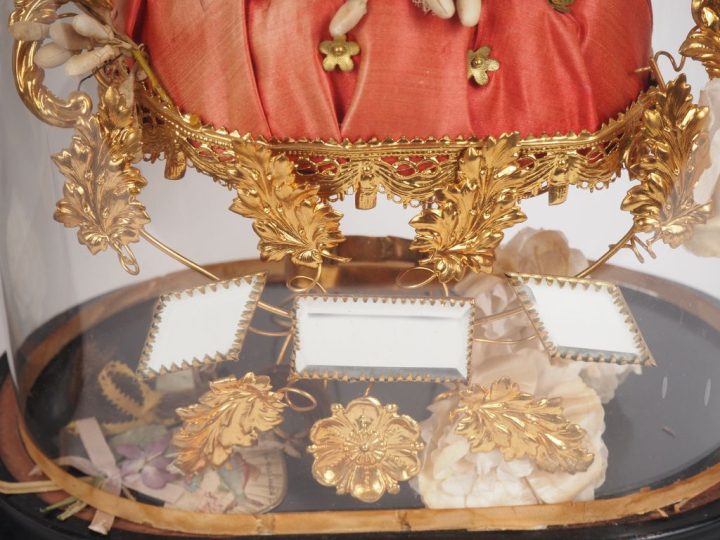 2 différents bouquets de la mariée Napoléon III sous globe. (bon état)