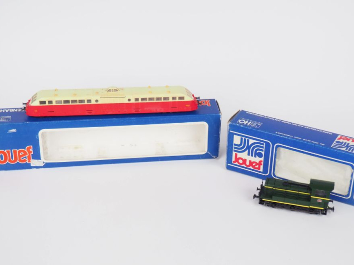 Matériel roulant en HO de marque jouef lot de 2 motrices en boite  déf