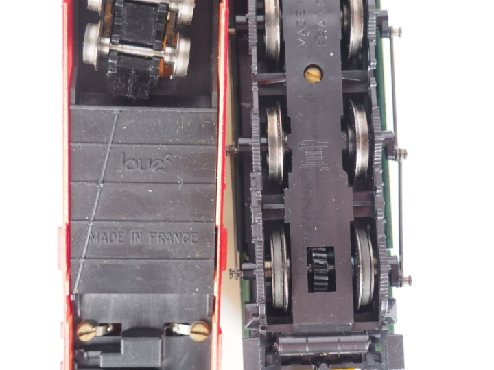 Matériel roulant en HO de marque jouef lot de 2 motrices en boite  déf