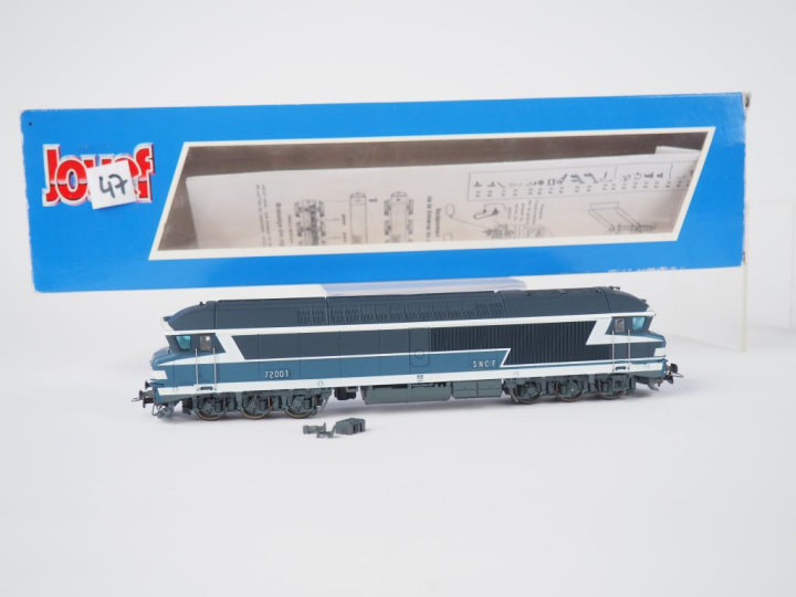 Matériel roulant en HO de marque jouef lot de 2 motrices en boite, don