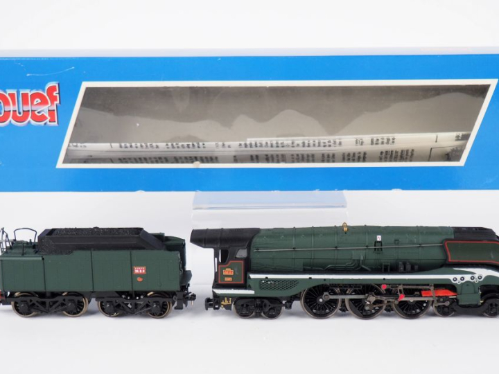 Matériel roulant en en HO de marque jouef locomotive SNCF 232 U1 ref 8