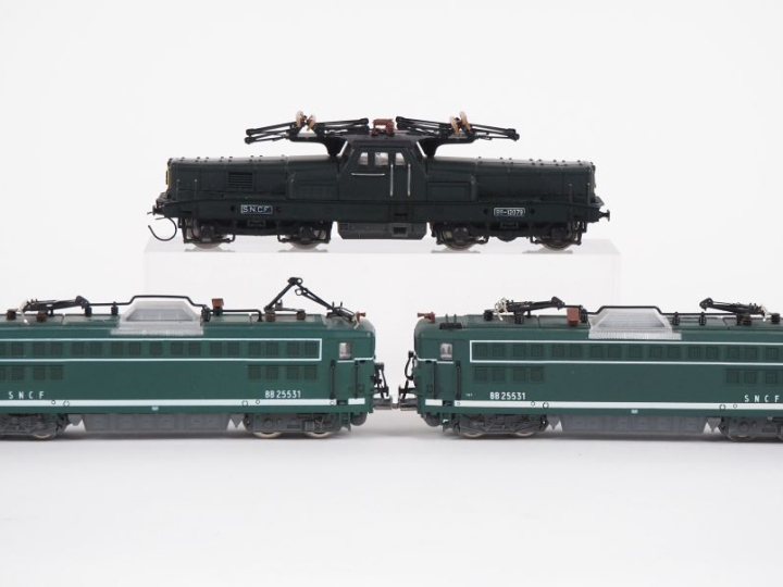 Matériel roulant en HO de marque Jouef lot de 2 motrices BB électrique