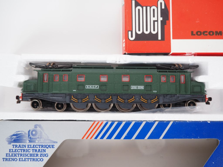 Matériel roulant en HO de marque Jouef en boites d’origines lot de 2 m