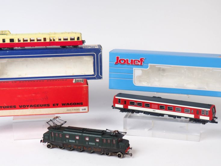 Matériel roulant HO de marque JOUEF lot de 3 motrices dont : autorail 