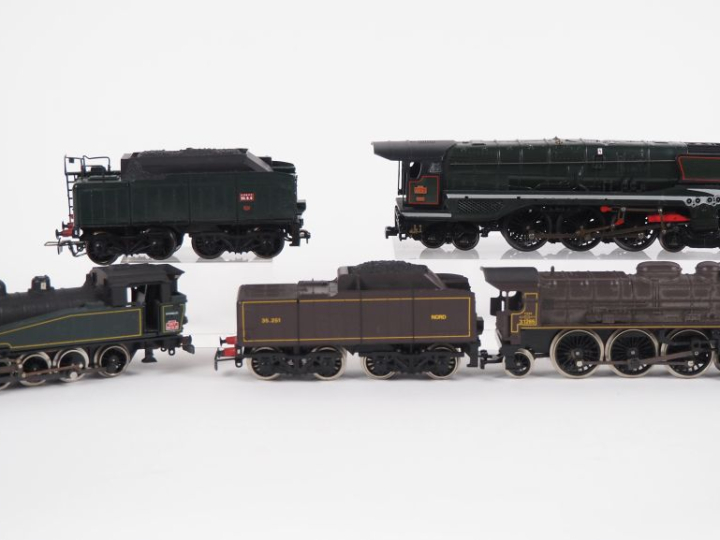 Matériel roulant en HO de marque Jouef lot de 3 locomotives type vapeu