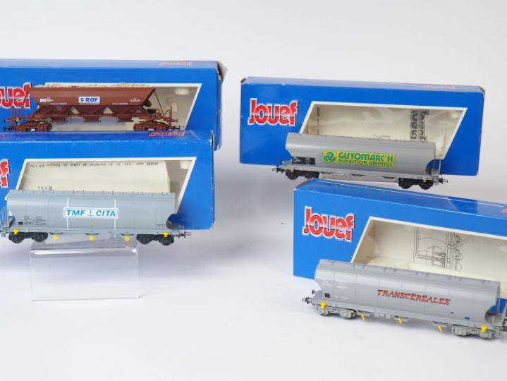 Matériel roulant HO de marque JOUEF lot de 4 wagons en boites dont Tré