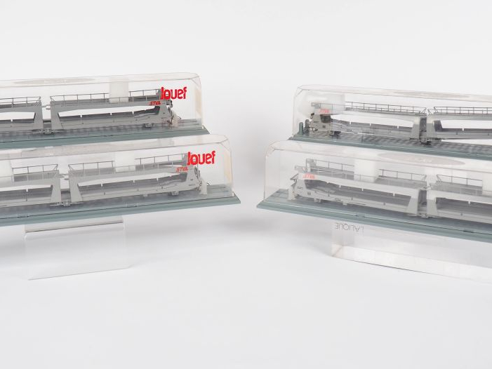 Matériel roulant HO de marque jouef comprenant 4 wagons STVA 3 essieux