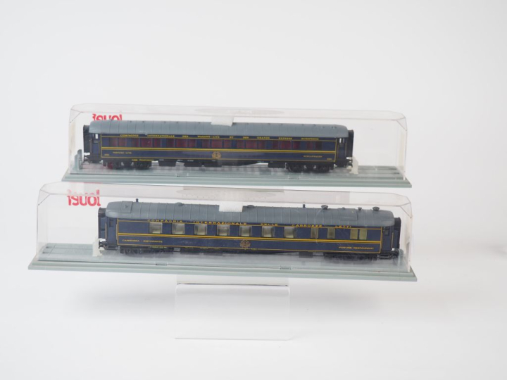 Matériel roulant HO de marque jouef comprenant 2 voitures voyageurs CI