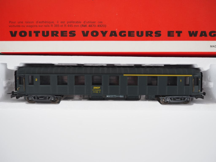 Matériel roulant en HO de marque Jouef en boites d’origines 4 voitures