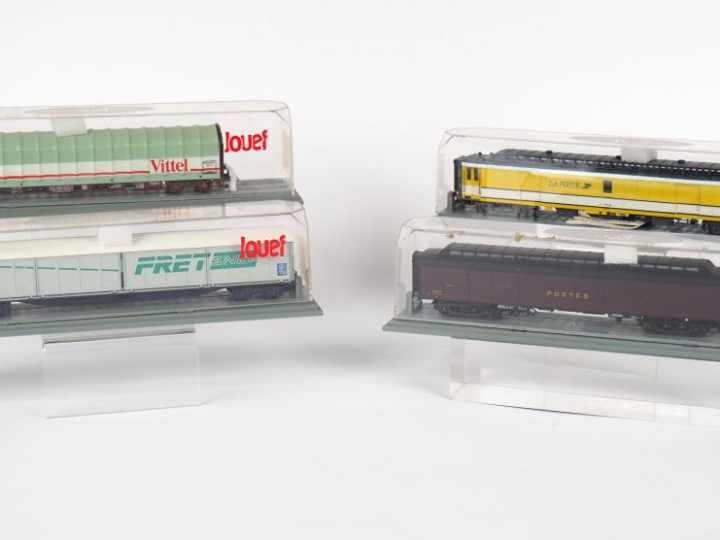 Matériel roulant HO de marque jouef comprenant 4 pièces en boîte crist