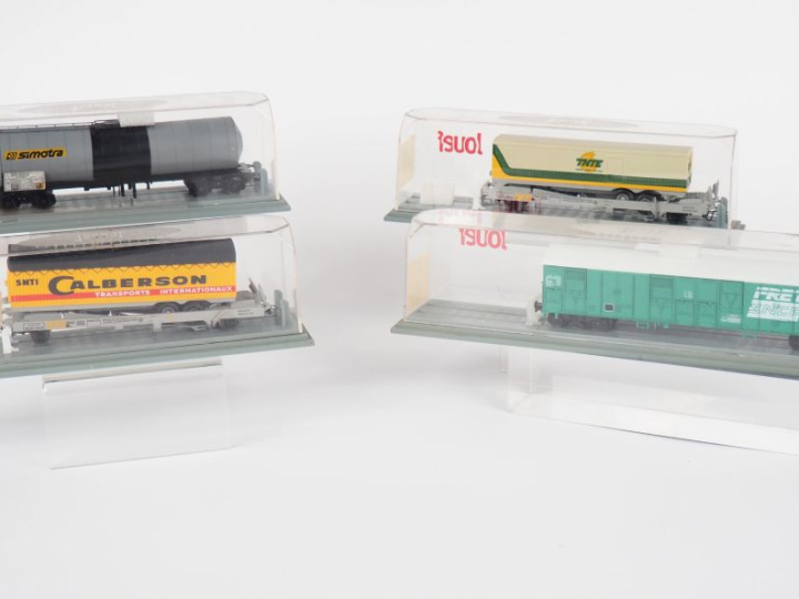 Matériel roulant HO de marque jouef comprenant 4 pièces en boites cris