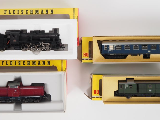 Matériel roulant en HO de marque FLEISCHMANN en boites d’origines dont