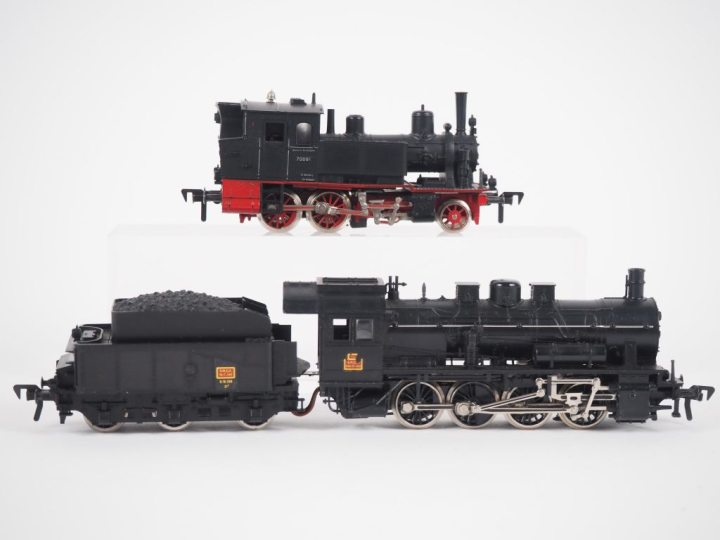 Matériel roulant en HO de marque FLEISCHMANN lot de 2 locomotives type