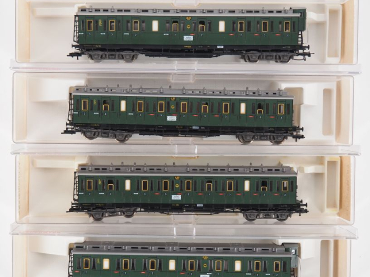 Matériel roulant en HO de marque FLEISCHMANN en boites cristal d’origi