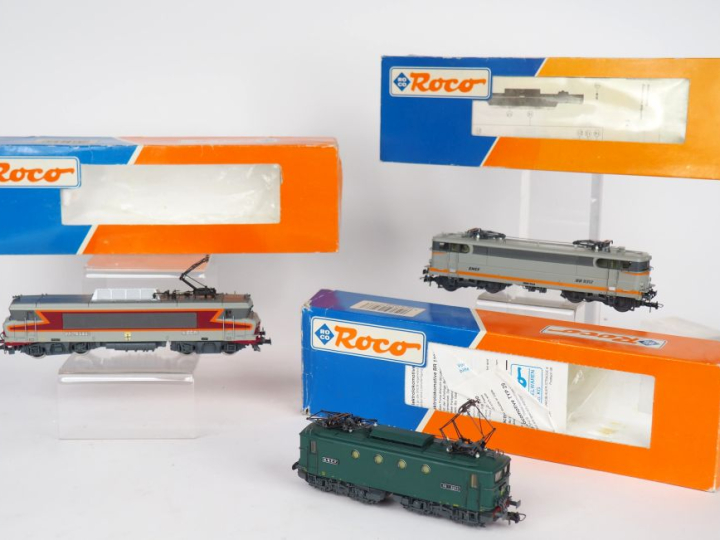 Matériel roulant Ho ROCO comprenant 3 motrices en boîte d'origine anci