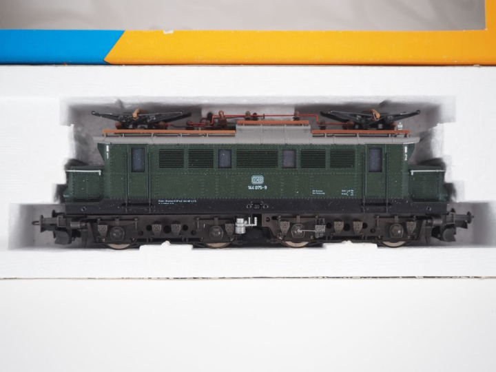 Matériel roulant en HO de marque ROCO comprenant 2 motrices électrique