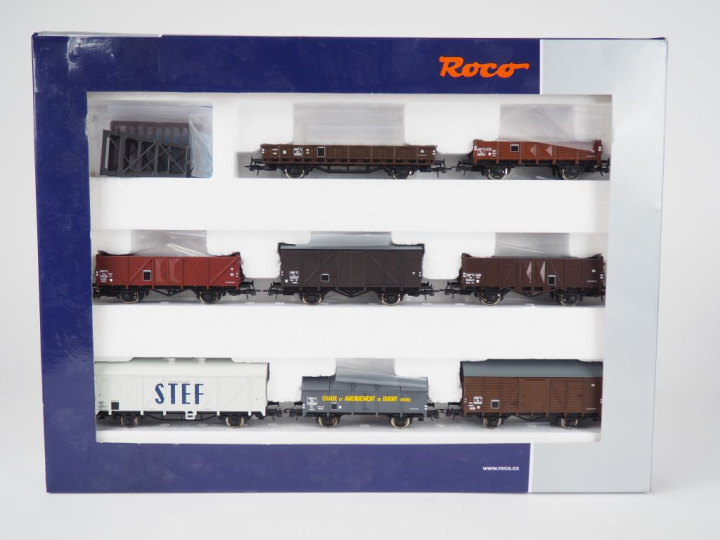 Matériel roulant Ho ROCO comprenant coffret 54004 comprenant 8 wagons 