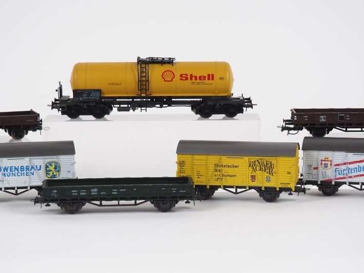 Matériel roulant en HO de marque ROCO  lot de 7 wagons de marchandises