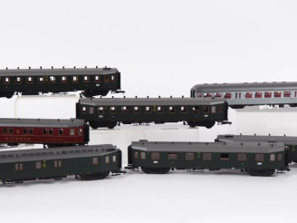 Vente aux enchères Matériel roulant en HO de marque ROCO lot de 7 voitures voyageurs dont