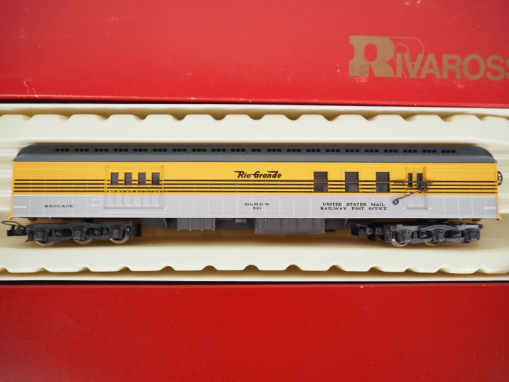 Matériel roulant en HO de marque RIVAROSSI en boites d’origines 4 wago