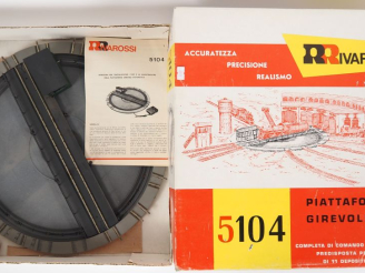 Vente aux enchères Matériel roulant en HO de marque RIVAROSSI en boite d’origine Plate fo