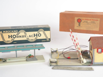 Vente aux enchères Lot de 2 éléments de réseaux en boites de marque disque rouge passage 