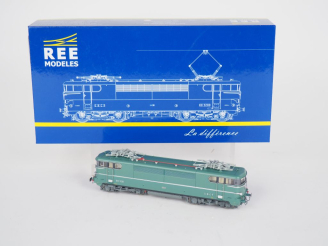 Vente aux enchères Matériel roulant Ho REE dans sa boite d’origine réf MB 081 motrice BB 