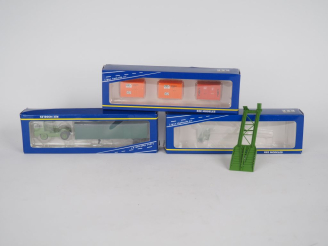 Vente aux enchères Eléments de réseau REE Ho dans leurs boites 3 boites dont réf XB 034, 