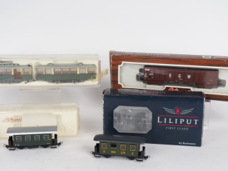 Vente aux enchères Matériel roulant Ho Liliput comprenant : Tramway 2élements vert dans s