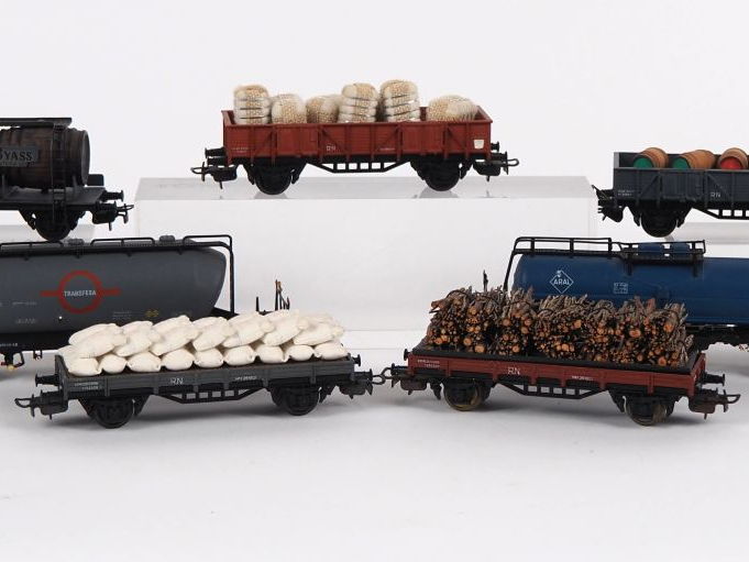 Matériel roulant en HO de marque ELECTROTREN lot de 7 wagons de marcha