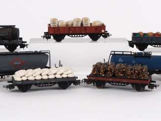 Vente aux enchères Matériel roulant en HO de marque ELECTROTREN lot de 7 wagons de marcha