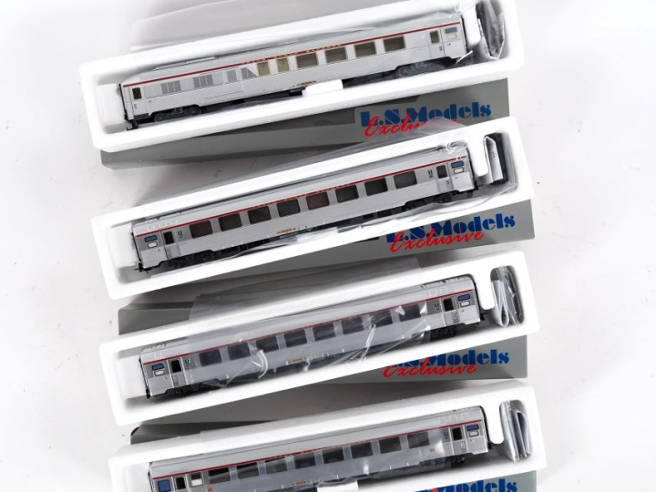 Matériel roulant LS Models Ho Lot de 4 voitures Mistral 69 A4D Ep IVb-