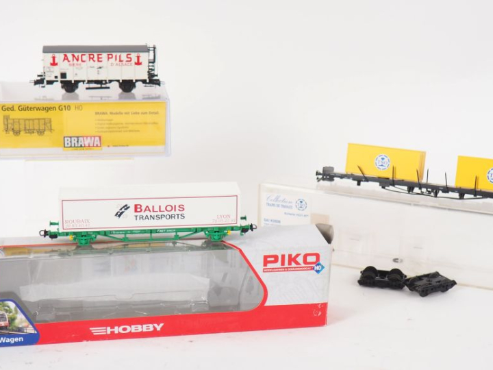 Matériel roulant de diverses marques dont  BRAWA réf 49068 ancre Pils 