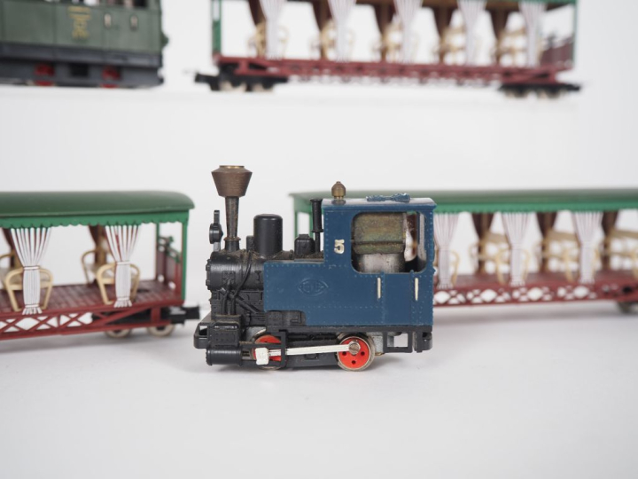 Lot de modelisme petit écartement dont HOe Jouef voitures train balade