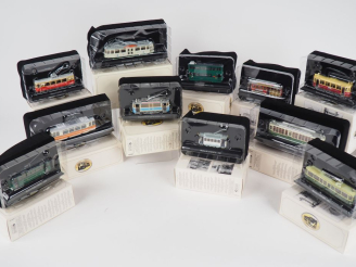 Vente aux enchères Lot de 19 maquettes TRANWAY jamais déballées avec classeur et feuillet