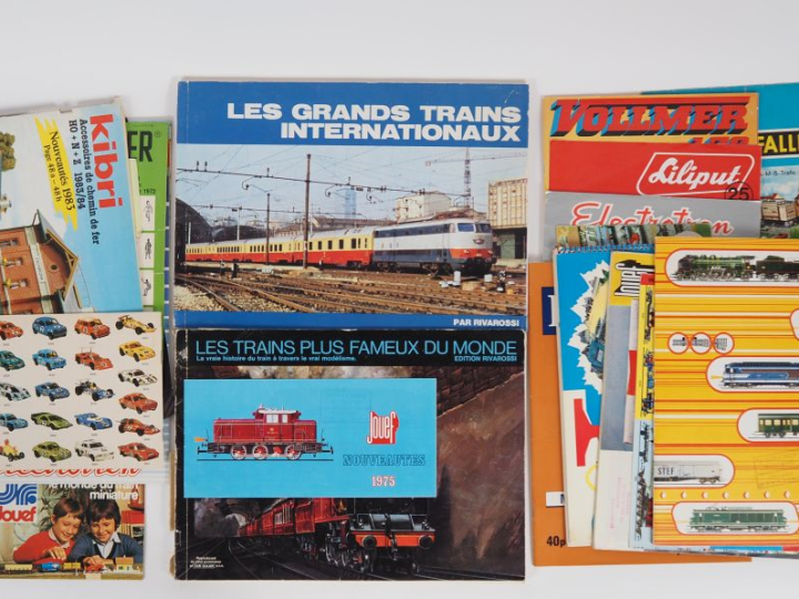 Lot de catalogue et documentation dont électrotren, Jouef , Rivarossi 