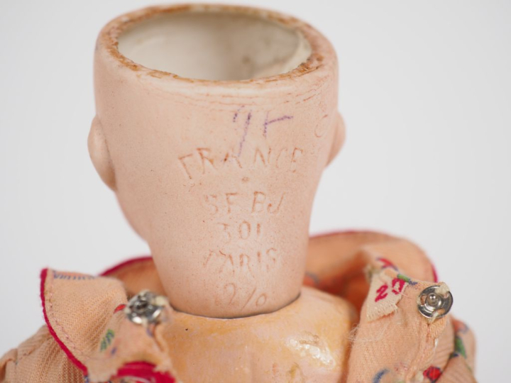 Poupée SFBJ 301 Paris 2/0 tête porcelaine bouche ouverte yeux basculan