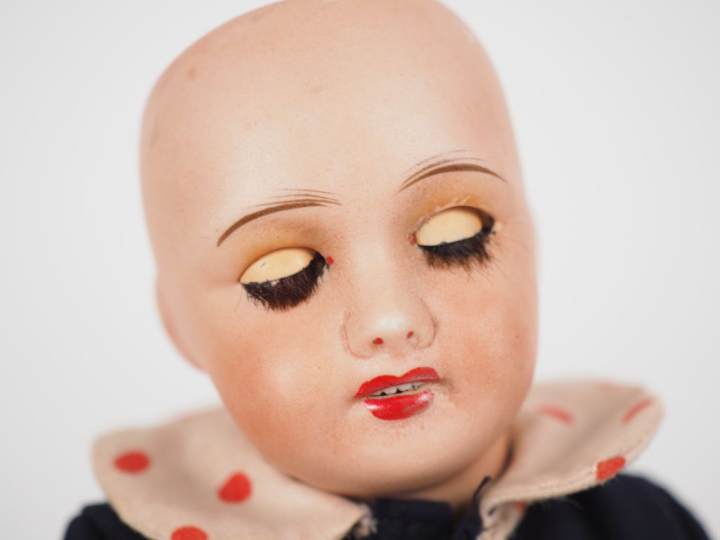 Poupée Bleuette Unis france tête porcelaine  bouche ouverte yeux0 basc