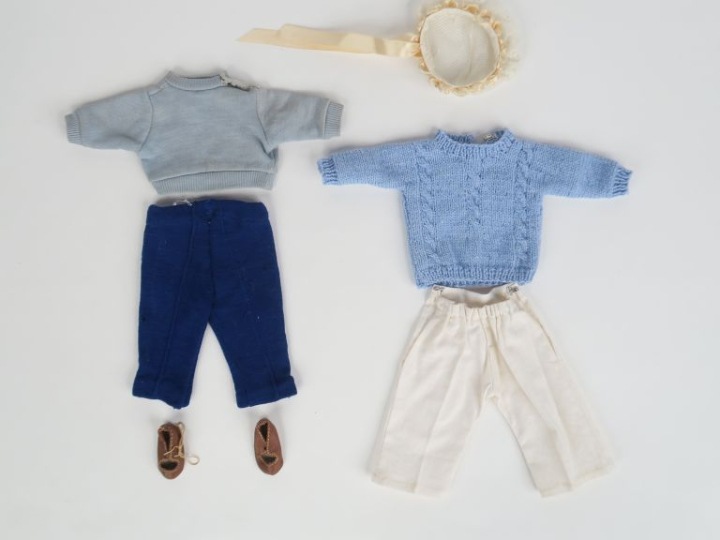 Lot de vêtements pour poupée ancienne taille Bleuette ou Bleuette elle