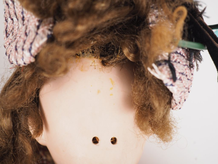 Lot de 2 poupées anciennes comprenant. une entièrement en composition 