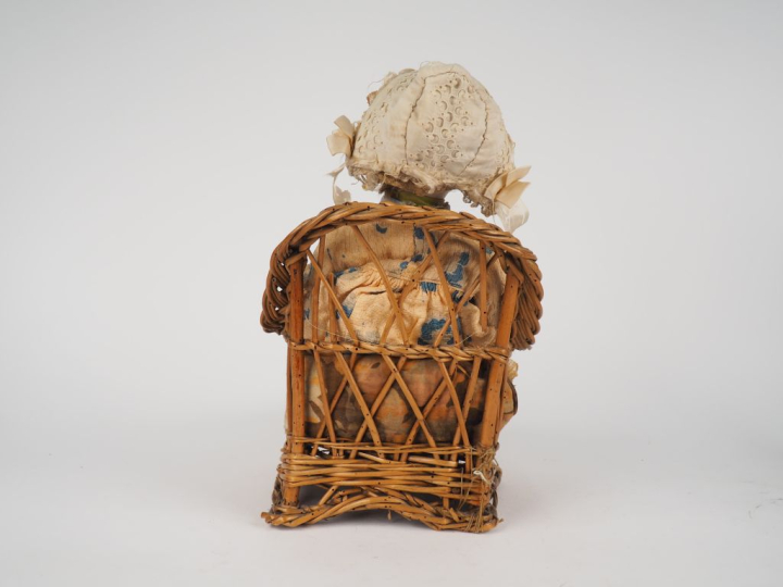 Poupée bouche fermée de fabrication allemande, tête pleine de type Bel