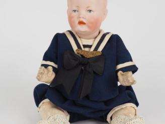 Vente aux enchères CP 201 28. Bébé de caractère de fabrication allemande. Tête pleine, ye