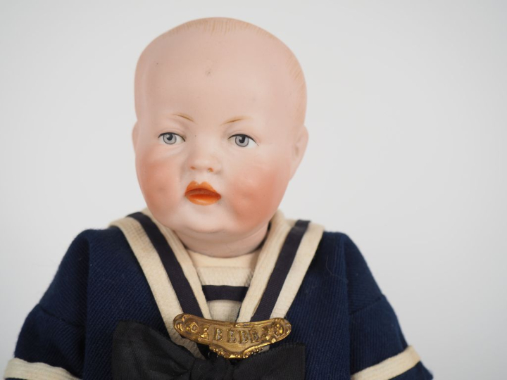 CP 201 28. Bébé de caractère de fabrication allemande. Tête pleine, ye