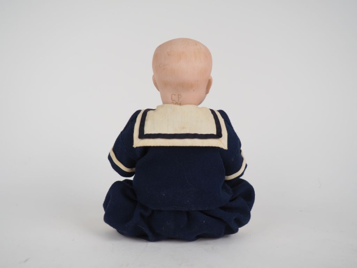 CP 201 28. Bébé de caractère de fabrication allemande. Tête pleine, ye