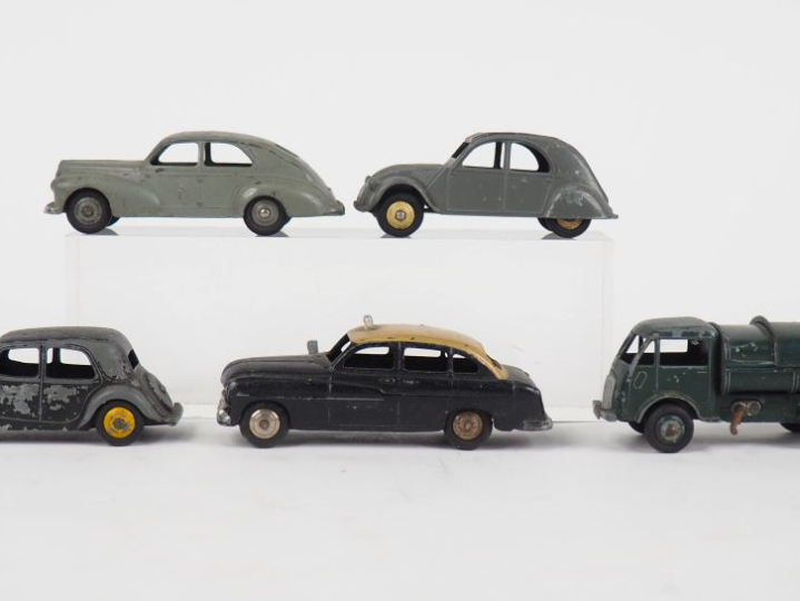 Dinky Toys France lot de 5 véhicules dont : Taxi Ford vedette, Citroën