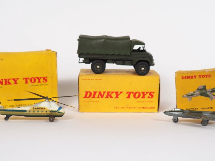 Dinky Toys France L'eau comprenant véhicule militaire Unimog Mercedes,
