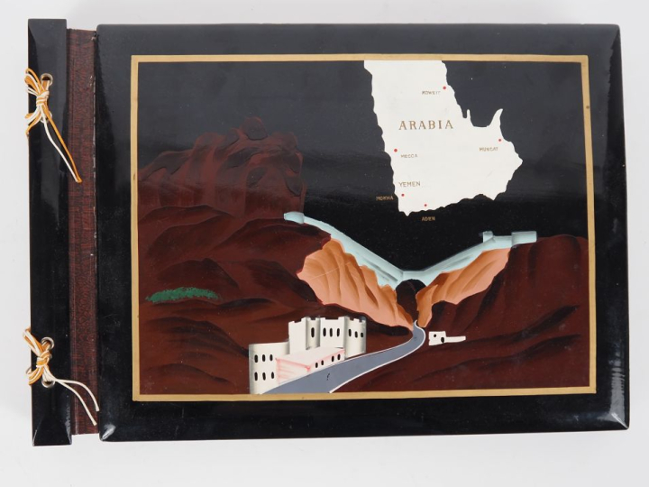 PHOTOGRAPHIE. Deux albums contenant plus de 240 photographies sur l'Af