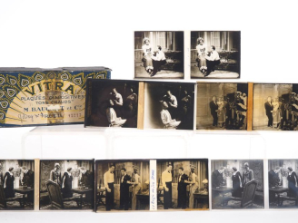 Vente aux enchères PHOTOGRAPHIE. 'La règle du jeu'. Jean RENOIR. Lot de treize plaques ph